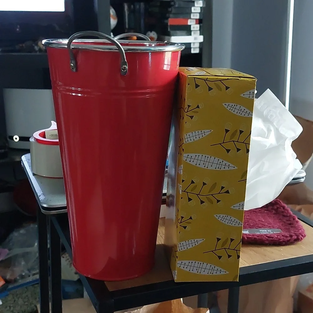 Red tin - Picture 5 of 5